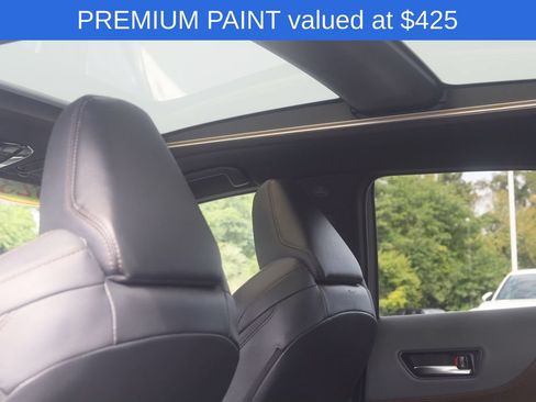 Used 2023 Toyota Venza Limited AWD/4WD image 5