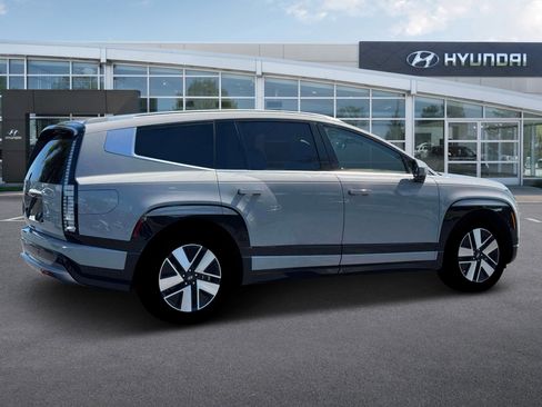 New 2026 Hyundai Ioniq 9 SEL image 8