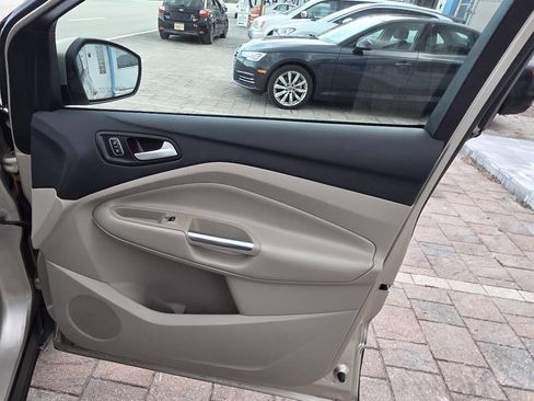 Used 2017 Ford Escape Titanium FWD image 21