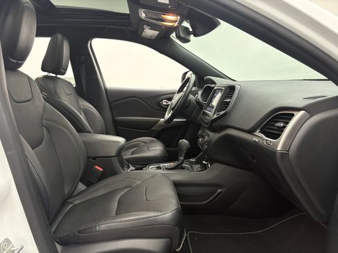Used 2021 Jeep Cherokee Latitude Lux 80th Anniv w/ Quick Order Package 26U 80TH AWD/4WD image 34