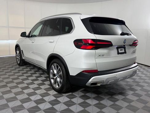 Used 2024 BMW X5 xDrive40i w/ Premium Essential Package image 8