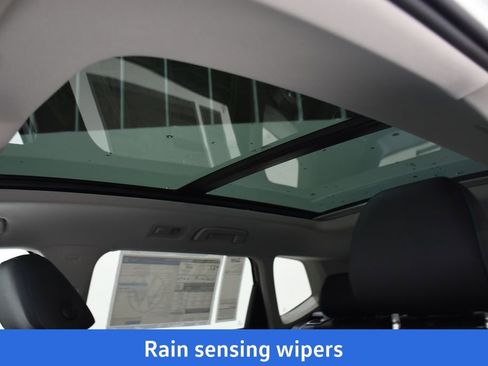 New 2024 Volkswagen Taos SE image 24