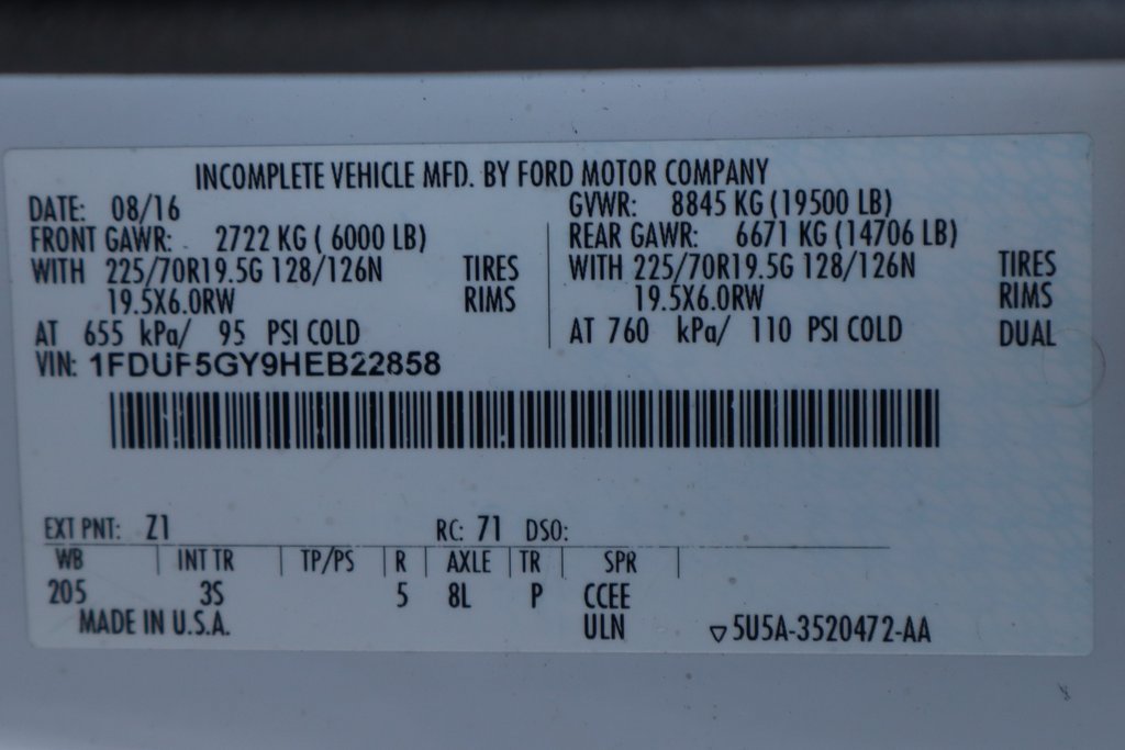 Used 2017 Ford F550 2WD Regular Cab Super Duty image 55