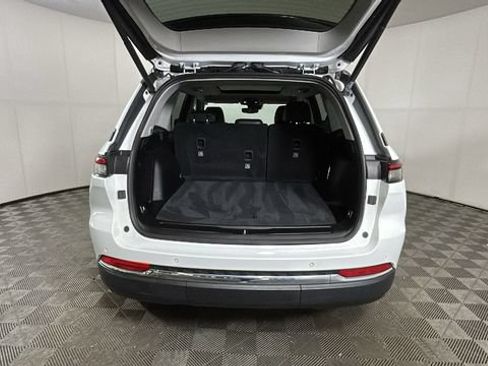 Used 2023 Jeep Grand Cherokee 4WD 4xe image 27