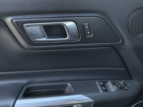 Used 2018 Ford Mustang GT Premium image 25