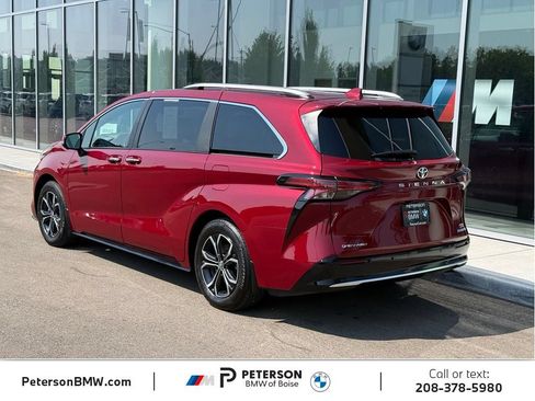 Used 2026 Toyota Sienna Platinum AWD/4WD image 3