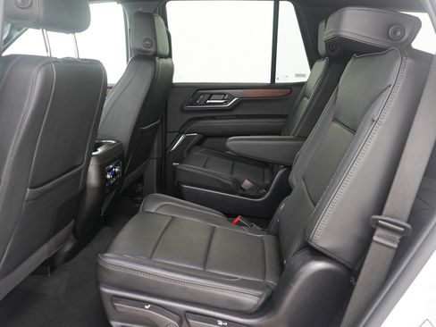 Used 2025 GMC Yukon Denali AWD/4WD image 17