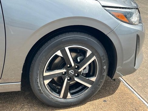Used 2024 Nissan Sentra SV FWD image 8