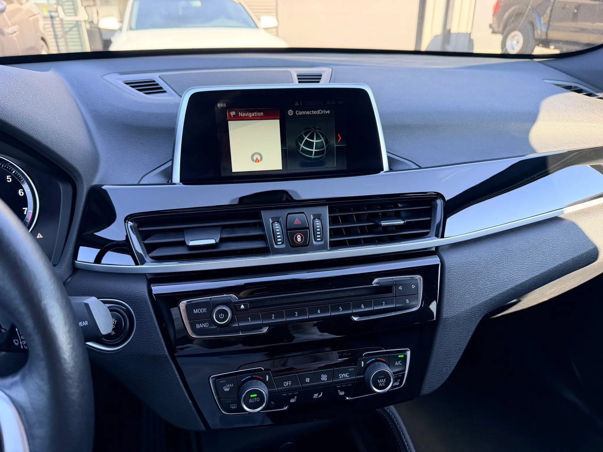 Used 2019 BMW X1 xDrive28i w/ Convenience Package AWD/4WD image 13