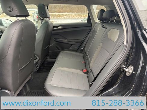 New 2026 Volkswagen Taos SE image 22