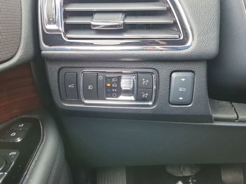Used 2023 Lincoln Navigator Reserve AWD/4WD image 11