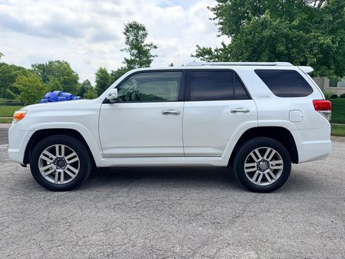 Used 2013 Toyota 4Runner Limited AWD/4WD image 2