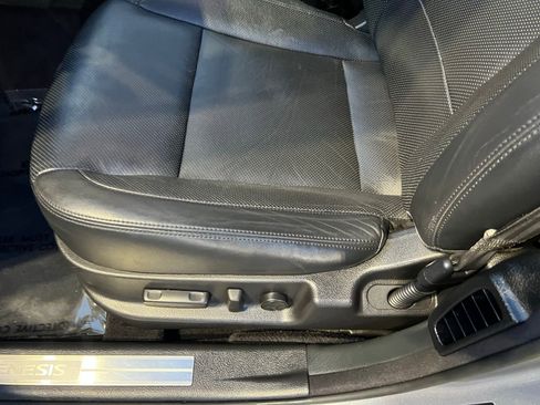 Used 2013 Hyundai Genesis 3.8 image 19