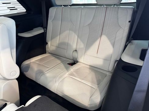 New 2026 Cadillac Vistiq Luxury image 8