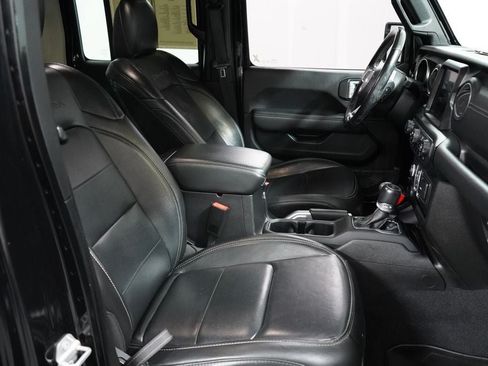 Used 2020 Jeep Wrangler Unlimited Sahara w/ Uconnect 4C Nav & Sound Group AWD/4WD image 27