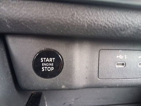 Used 2025 Nissan Rogue SV AWD/4WD image 24