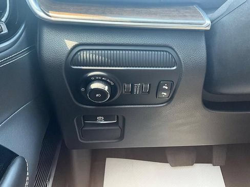 Used 2022 Jeep Grand Wagoneer Series I w/ Flexible Seating Group AWD/4WD image 18