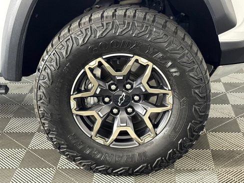 Certified 2023 Chevrolet Colorado ZR2 w/ ZR2 Convenience Package III AWD/4WD image 14