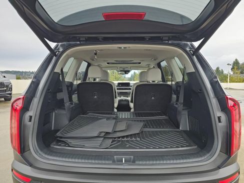 Used 2022 Kia Telluride EX w/ EX Premium Package image 16