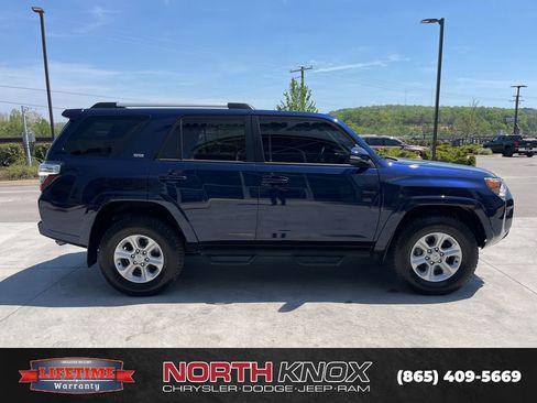 Used 2022 Toyota 4Runner SR5 Premium w/ Moonroof Package AWD/4WD image 21