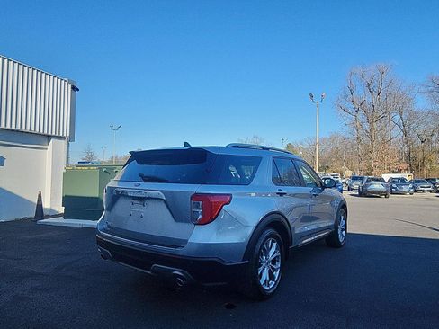 Used 2021 Ford Explorer Limited w/ Equipment Group 301A image 5