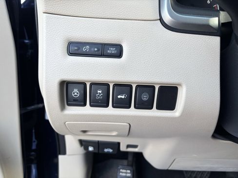 Used 2019 Nissan Murano Platinum w/ Cargo Package image 12