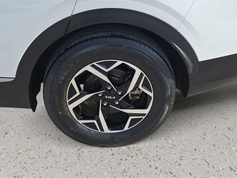 Used 2023 Kia Sportage LX FWD image 34