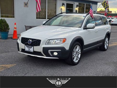 Used 2016 Volvo XC70 T5 Premier w/ Proximity Package FWD image 1