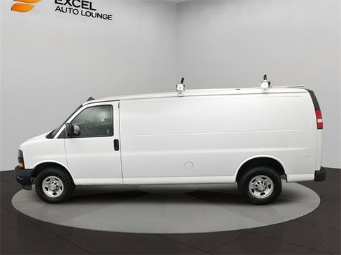 Used 2018 Chevrolet Express 2500 Extended w/ Driver Convenience Package image 33