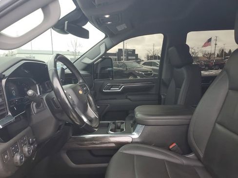 Used 2024 Chevrolet Silverado 2500 LTZ w/ LTZ Convenience Package image 17