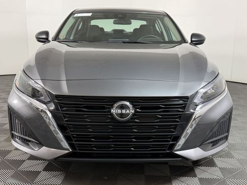 Used 2025 Nissan Altima 2.5 SV FWD image 5