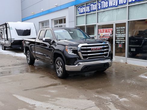 Certified 2020 GMC Sierra 1500 SLE w/ SLE Value Package image 2