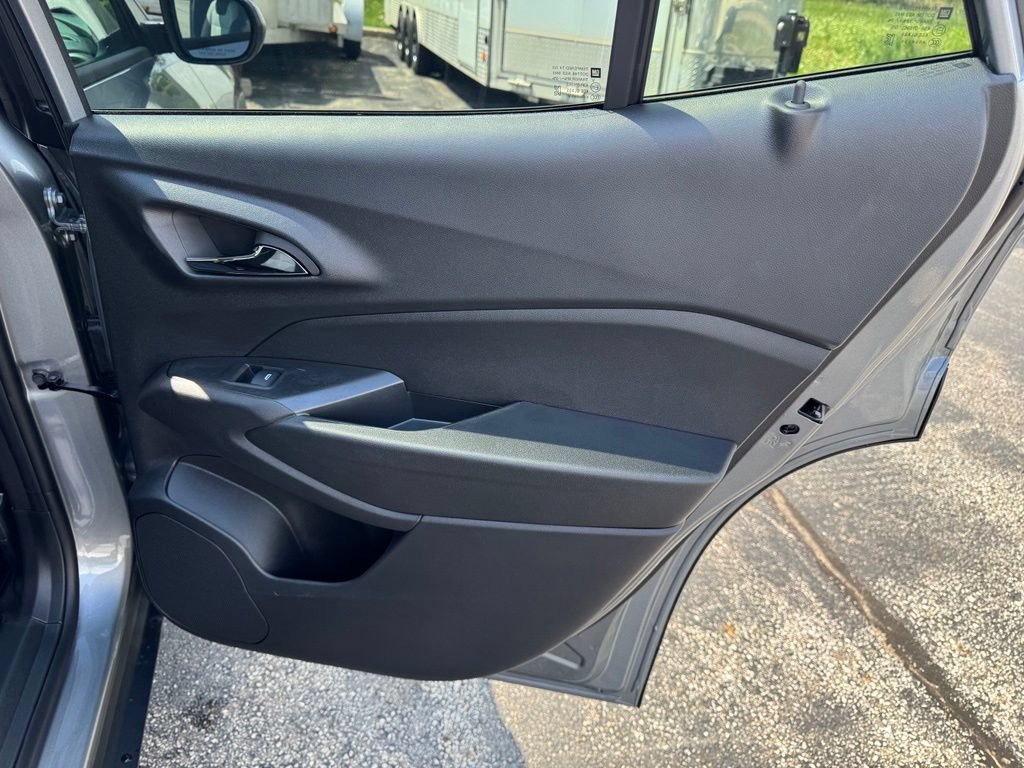 New 2026 Chevrolet Trax LS w/ LS Convenience Package FWD image 22