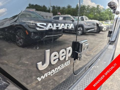 Certified 2019 Jeep Wrangler Unlimited Sahara AWD/4WD image 21