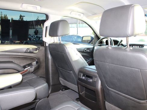 Used 2019 GMC Yukon XL SLT w/ Graphite Performance Edition image 13