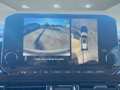 New 2025 Nissan Pathfinder Platinum w/ Black Appearance Package image 25