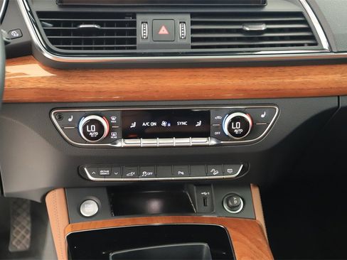 Certified 2023 Audi Q5 e Premium Plus w/ Premium Plus Package image 19