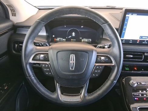 Used 2023 Lincoln Nautilus Standard w/ Premium Package image 10