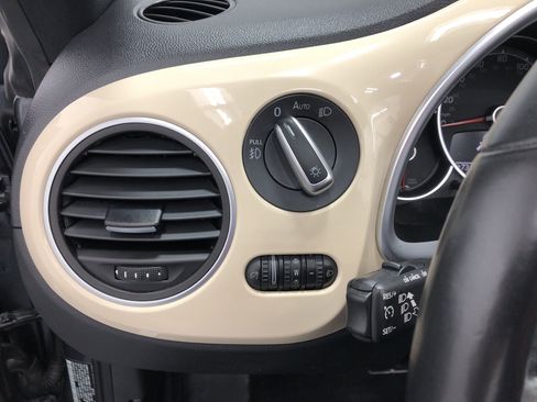 Used 2019 Volkswagen Beetle 2.0T Final Edition SEL image 17