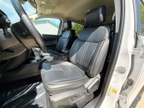 Used 2019 Ford Ranger Lariat w/ Black Appearance Package AWD/4WD image 13