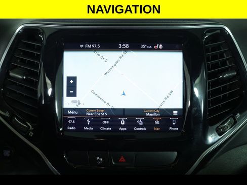 Used 2019 Jeep Cherokee Limited image 9