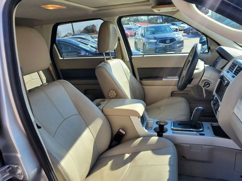 Used 2010 Mercury Mariner Premier image 23