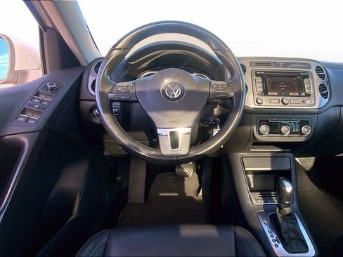 Used 2012 Volkswagen Tiguan SE image 5