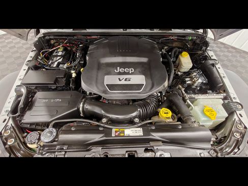 Used 2015 Jeep Wrangler Unlimited Sport w/ Quick Order Package 24S AWD/4WD image 38