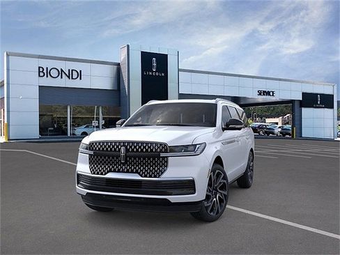 New 2026 Lincoln Navigator Reserve AWD/4WD image 2