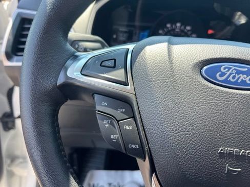Certified 2024 Ford Edge SEL w/ Convenience Package AWD/4WD image 9