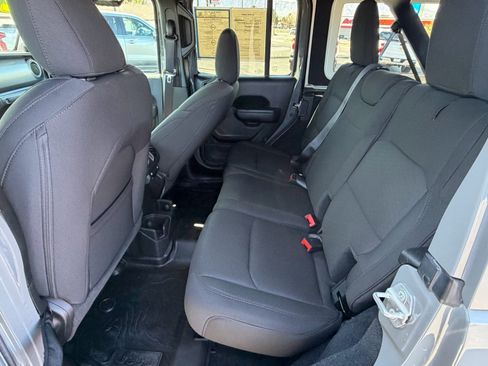 Used 2023 Jeep Wrangler Unlimited Sport image 17