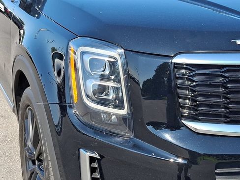 Used 2022 Kia Telluride SX w/ SX Prestige Package AWD/4WD image 9