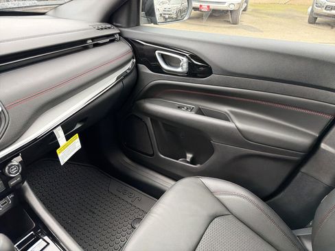 New 2026 Jeep Compass Trailhawk image 24