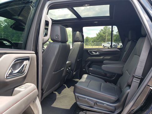 Used 2023 Chevrolet Tahoe RST w/ Luxury Package RWD image 32